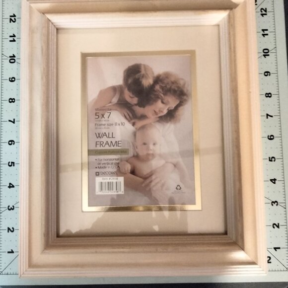 Decorol Gold Wall Frame 8x10 Custom Portrait Mat 5x7 No Glass - Picture 2 of 4